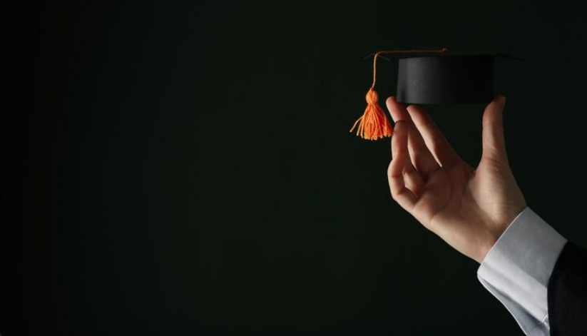 What is bachelor of technology with honours?