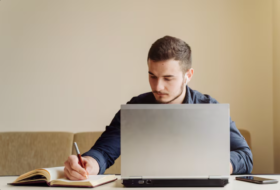 Online Bachelor Degree Programs in UAE – Complete Guide for Students & Working Professionals