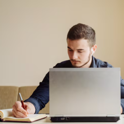 Online Bachelor Degree Programs in UAE – Complete Guide for Students & Working Professionals